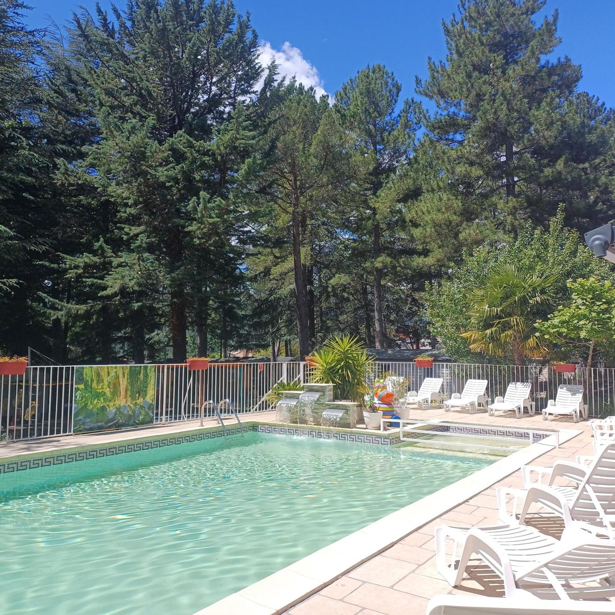 Camping La Source Sournia Luaran gambar